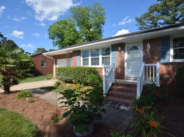 1506 Hawthorne Dr, Chesapeake, VA 23325
