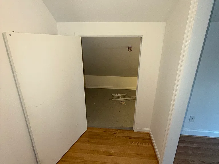 220 Gross Ave — Photo 56