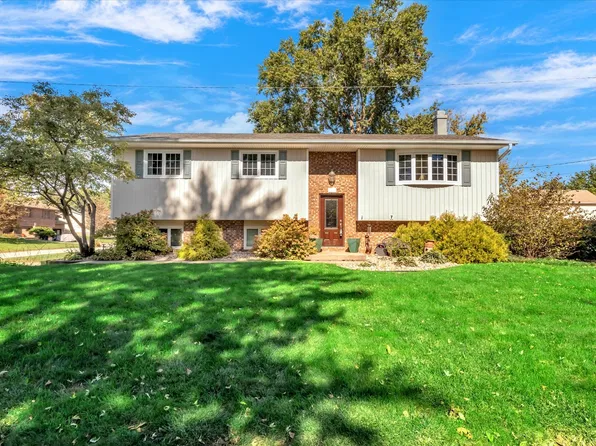 1201 Meadow Ln, Colona, IL 61241