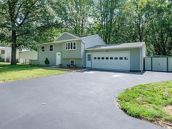 2nd image of 718 S Shore Dr