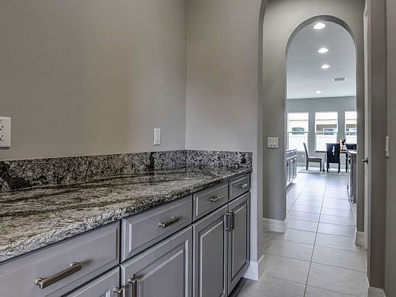 Preston staged home - Butler's pantry