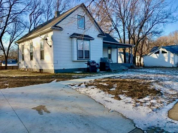 120 Franklin St, Vermillion, SD 57069