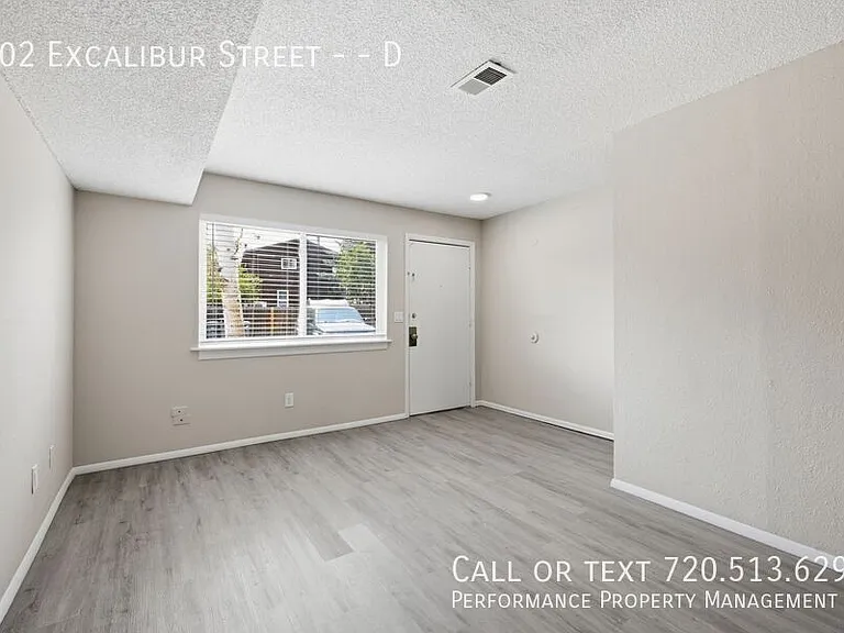 802 Excalibur St #D — Photo 2