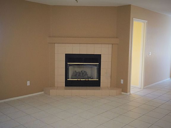 3rd image of 3015 Candlewood Dr
