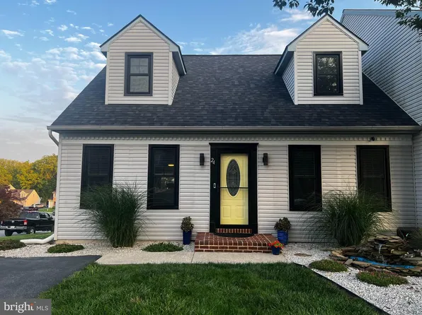 24 Kenbridge Ln, Elizabethtown, PA 17022