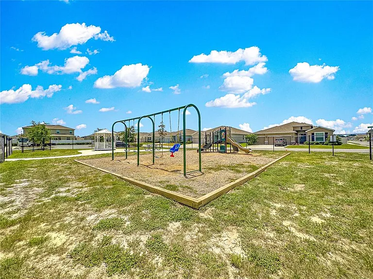 8142 SW 59th Ave — Photo 53