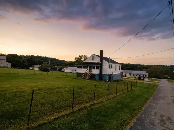 2780 Penn St, Fairmount City, PA 16224