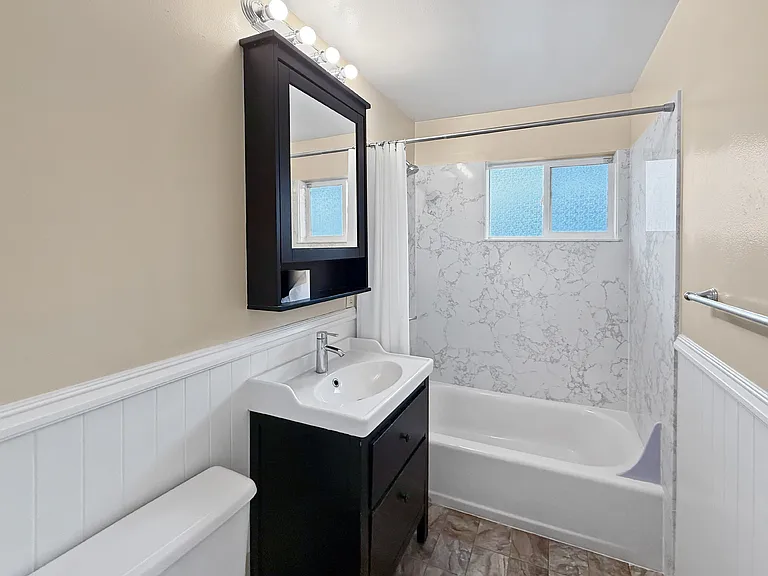 480 Crescent — Photo 9