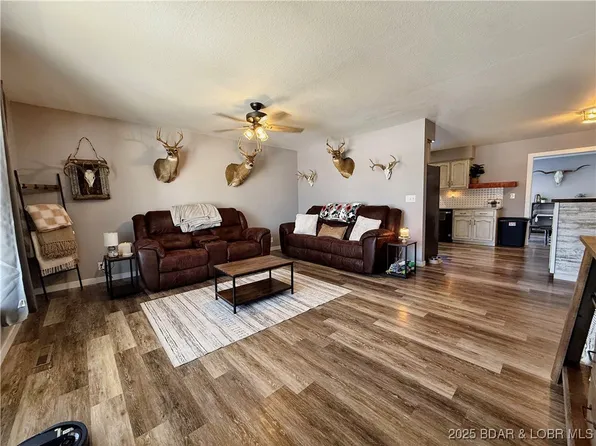 16 Marie St, Iberia, MO 65486