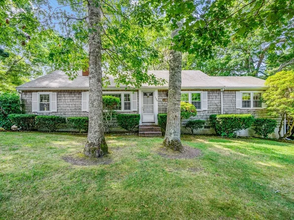 109 Harbor Hills Rd, Barnstable, MA 02630