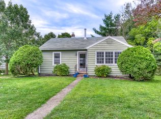 30 Meadowlark Ln, Sag Harbor, NY 11963