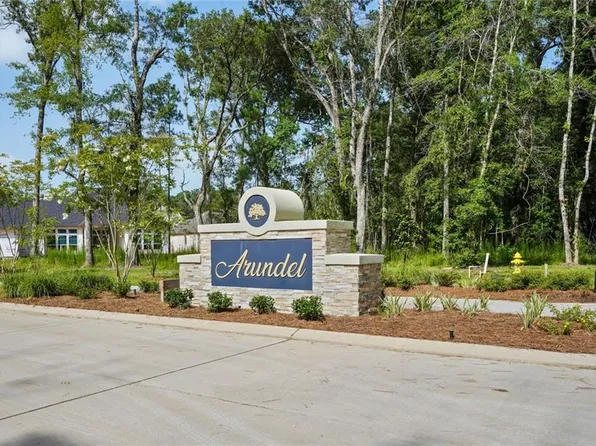 6905 Castle Oak Ln, Madisonville, LA 70447