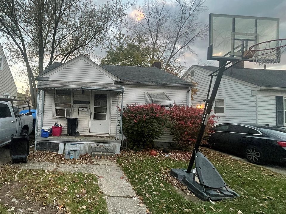 1st image of 20518 W Hollywood St S