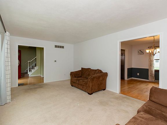 4th image of 21870 Shady Hollow Ln