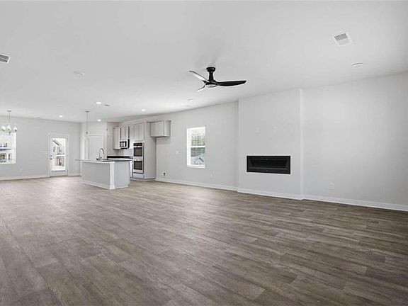 3rd image of 601 Righter Ct