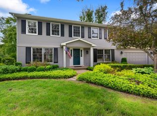 36 Croydon Ln, Oak Brook, IL 60523
