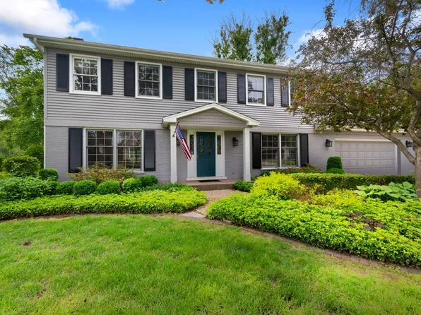 36 Croydon Ln, Oak Brook, IL 60523