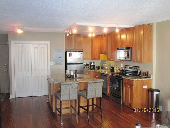 2nd image of 2930 N Sheridan Rd APT 811