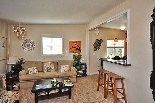 3rd image of 1042 Capistrano Dr