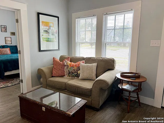 2 bed, 1.5 bath, 1400 sqft, $1,795 — Photo 3