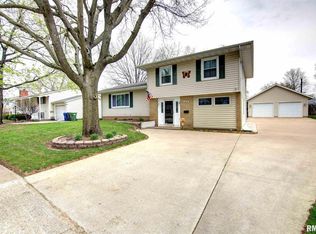 1113 N 13th St, Clinton, IA 52732