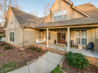1203 Elfin Rd, Lookout Mountain, GA 30750