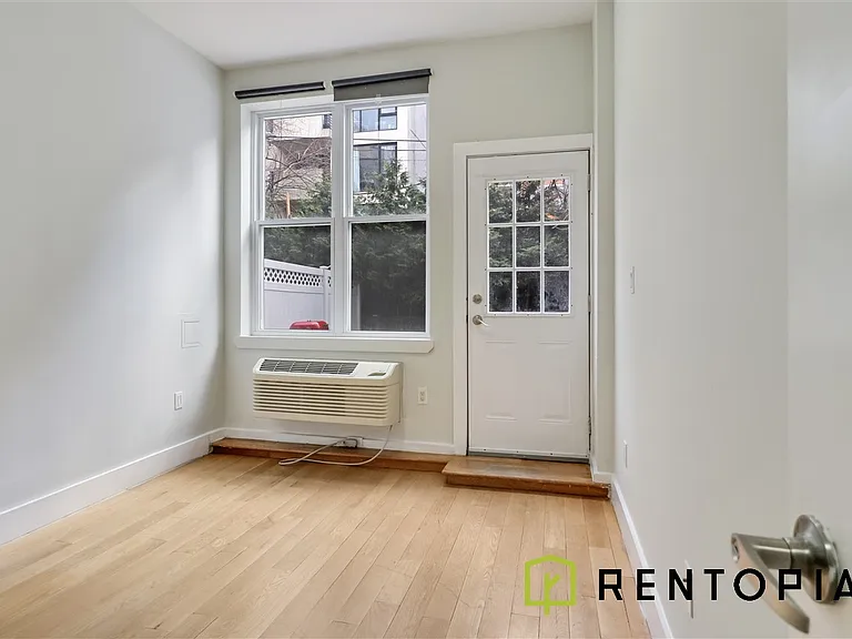 34 Meserole St #1 — Photo 14
