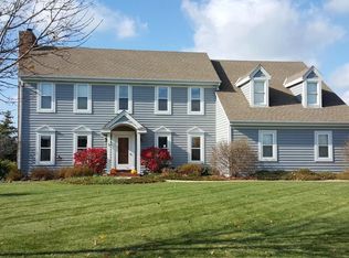 917 Woods Dr, Hartland, WI 53029