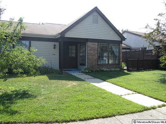 2nd image of 625 Stamford Court #A