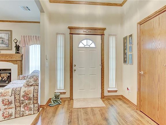 4th image of 2605 SW 119th Ter