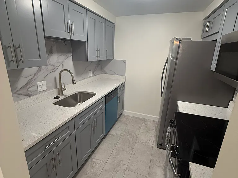 30 Charter Oaks Dr #4 — Photo 9