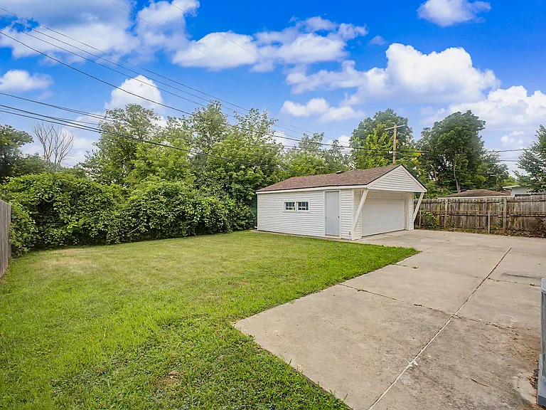 8108 Whitefield St — Photo 31