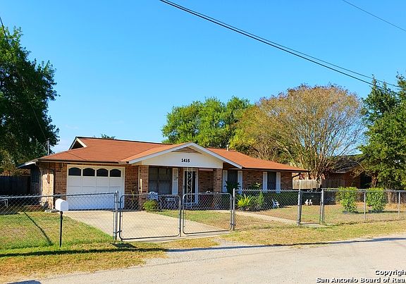 2nd image of 1415 Longbranch Dr