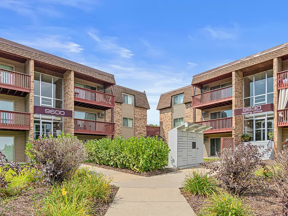 Plymouth Pointe