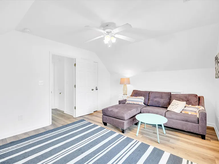 608 Greenville Ave #B — Photo 28