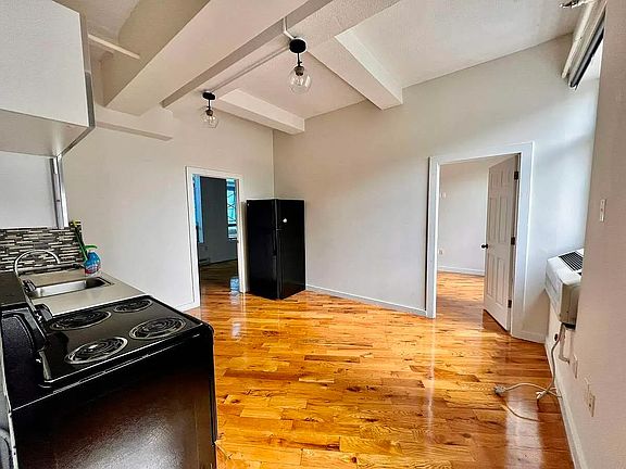 4th image of 29-28 41st Ave #1204