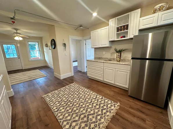 20 Dalton Ave, Pittsfield, MA 01201