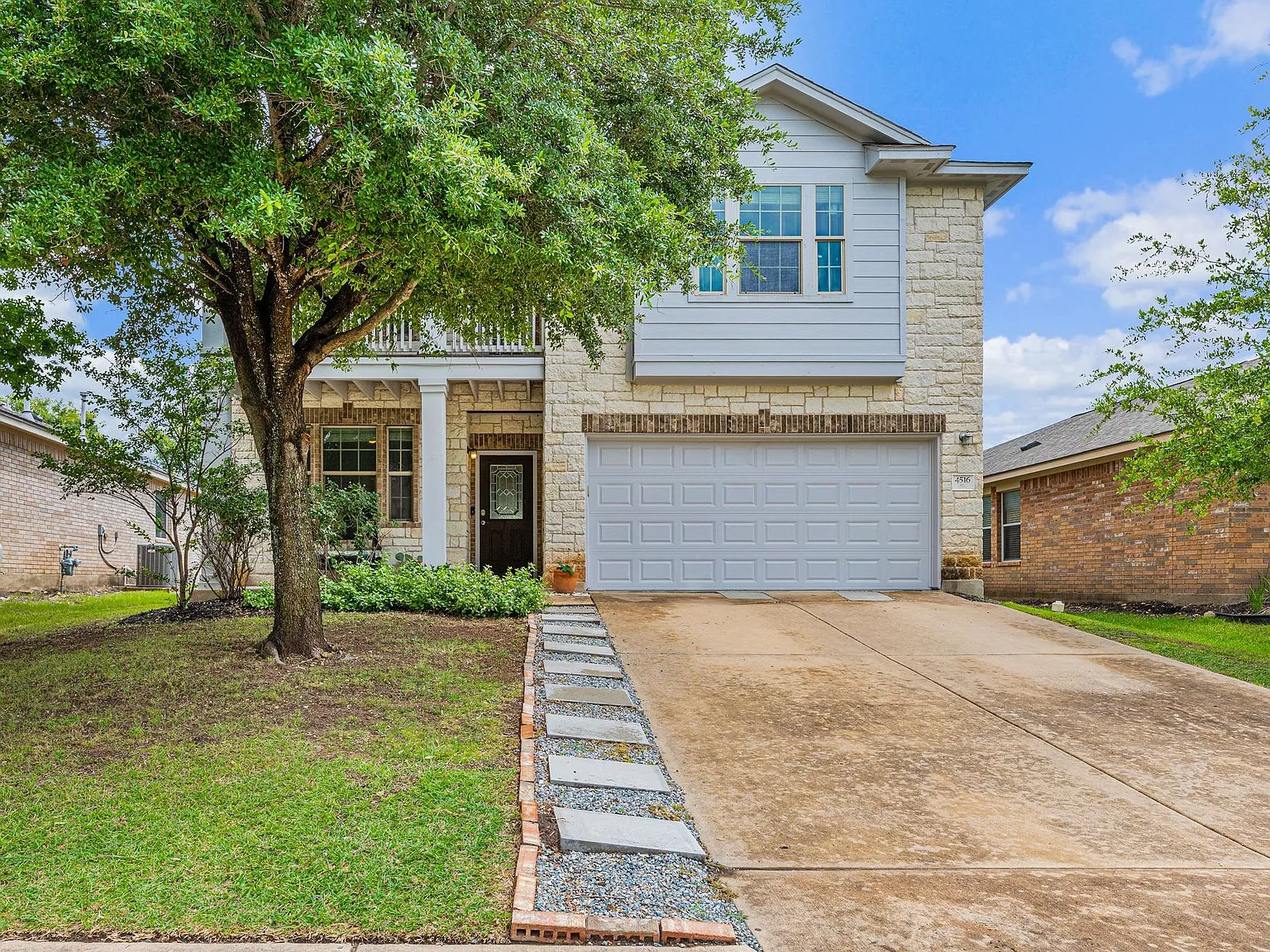 3 bed, 2.5 bath, 2122 sqft, $2,300 — Photo 4