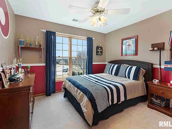 3rd image of 6644 Woodland Ct