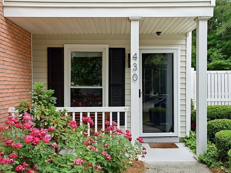 430 Feyston Ct — Photo 3