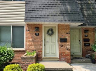 32 Penn Ln, Rochester, NY 14625