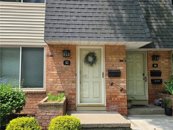 32 Penn Ln, Rochester, NY 14625