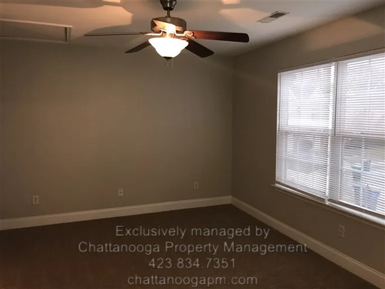 2704 Stone Trace Dr — Photo 17