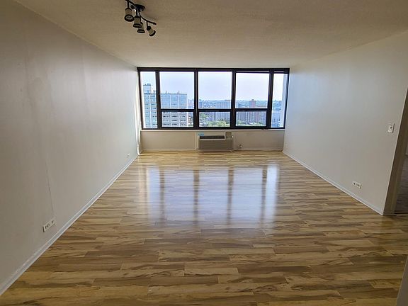 5th image of 5100 N Marine Dr APT 26E