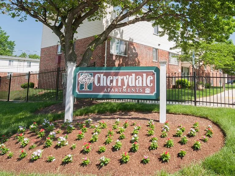 Cherrydale Apartments — Photo 2