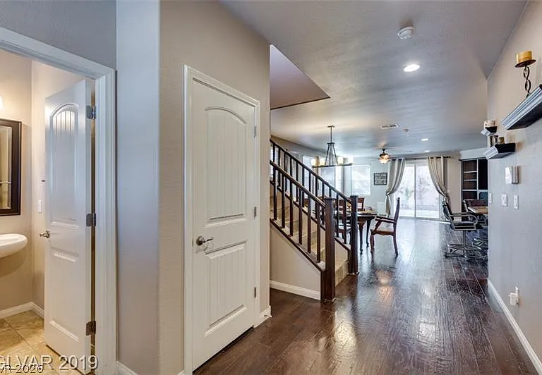 1077 Hickory Park St — Photo 7