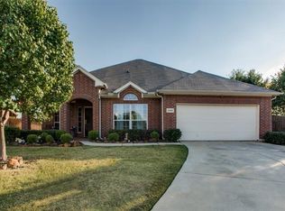 2400 Juneau Ct, Corinth, TX 76210