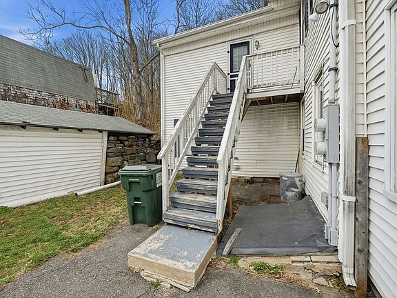 3rd image of 1104 Main St