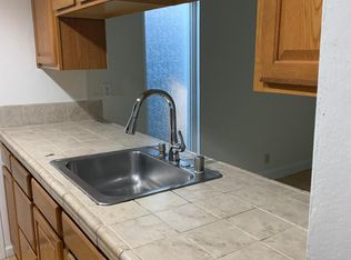 5486 Roundtree Dr APT B, Concord, CA 94521