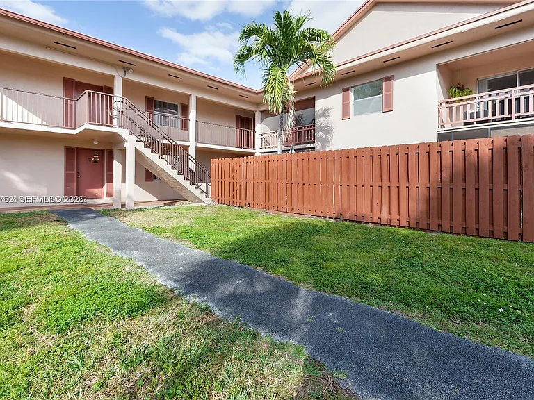 11219 SW 88th St #C208 — Photo 17